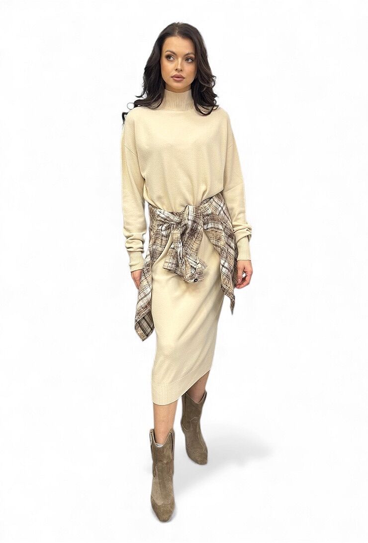 Kremowa midi sukienka z dzianiny z golfem Kontatto 3M0828C