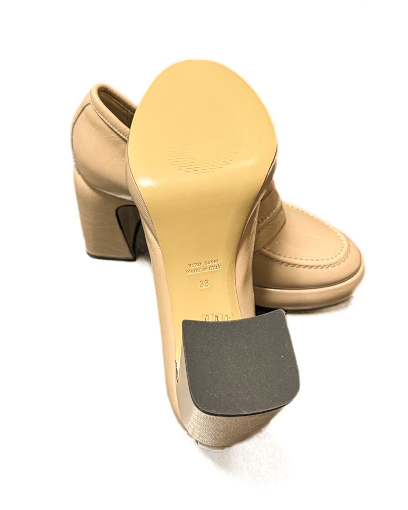 BUTY BEŻOWE LAKIEROWANE NA OBCASIE SPAZIO MODA 9306 - obrazek 2