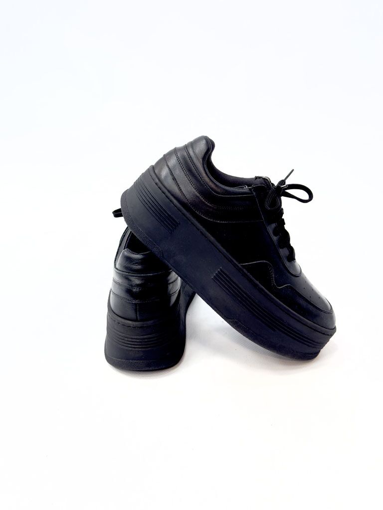 BUTY CZARNE TRAMPKI NA GRUBEJ PODESZWIE LESTROSA SN70 - obrazek 2