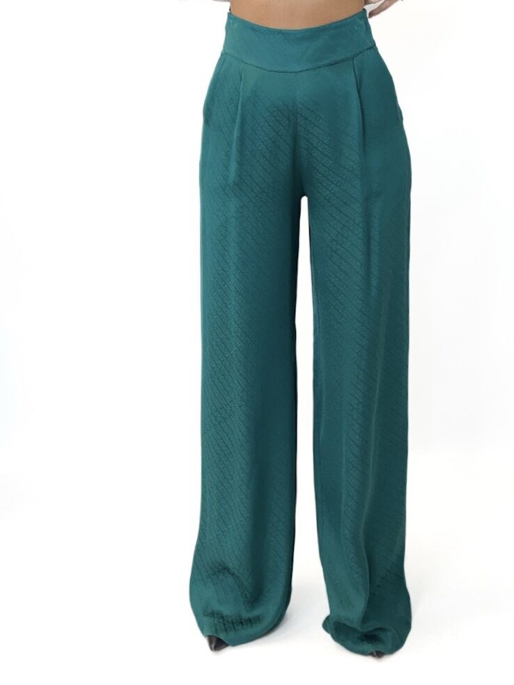 SPODNIE Z MATERIAŁU SZEROKIE W LOGOWANIA W KOLORZE BUTELKOWEJ ZIELENI REVISE PISSARRO