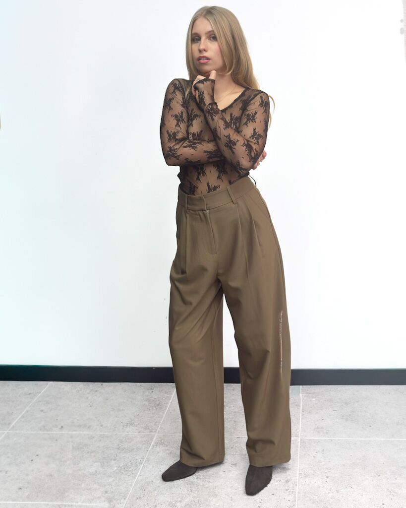 OLIWKOWE SPODNIE Z MATERIAŁU PIA B PEFIME