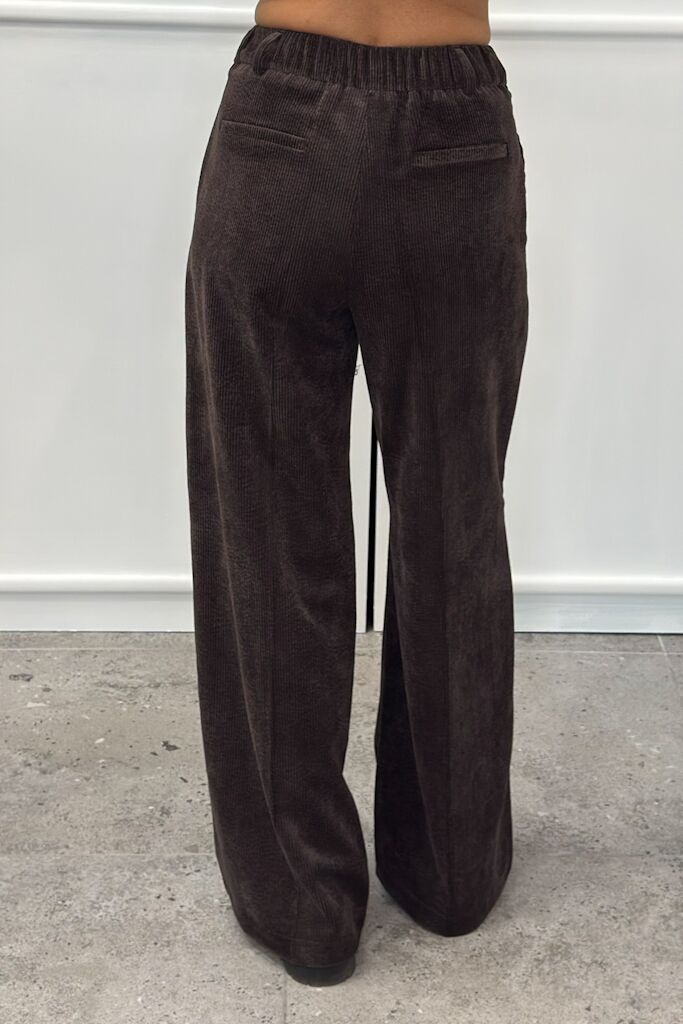Czekoladowe spodnie ze sztruksu Pia B Pedifa - obrazek 3