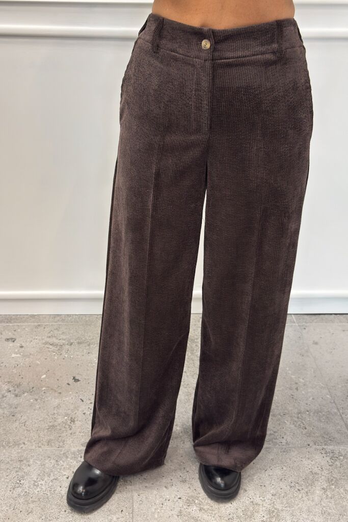 Czekoladowe spodnie ze sztruksu Pia B Pedifa - obrazek 2