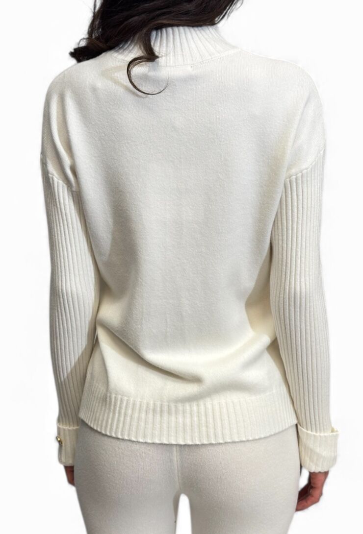 Kremowy sweter damski z półgolfem Artigli ACMA002807 - obrazek 3