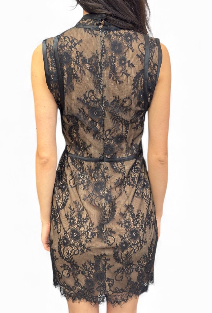 Czarna koronkowa mini sukienka Imperial A9990242G - obrazek 4