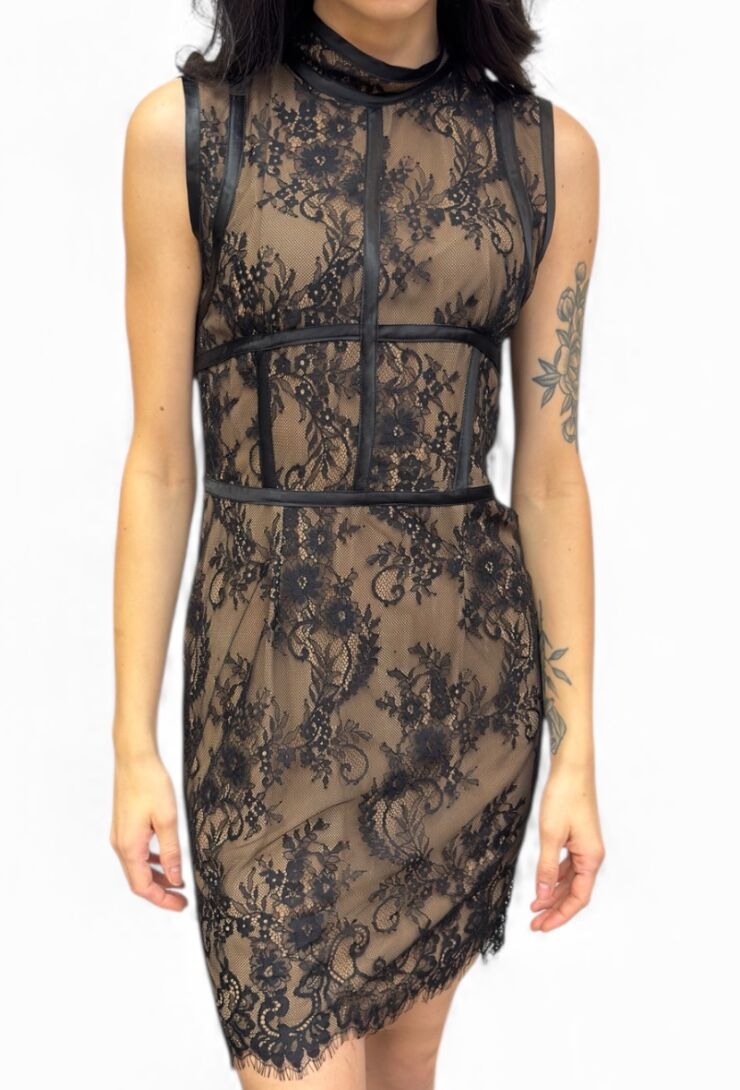 Czarna koronkowa mini sukienka Imperial A9990242G - obrazek 2