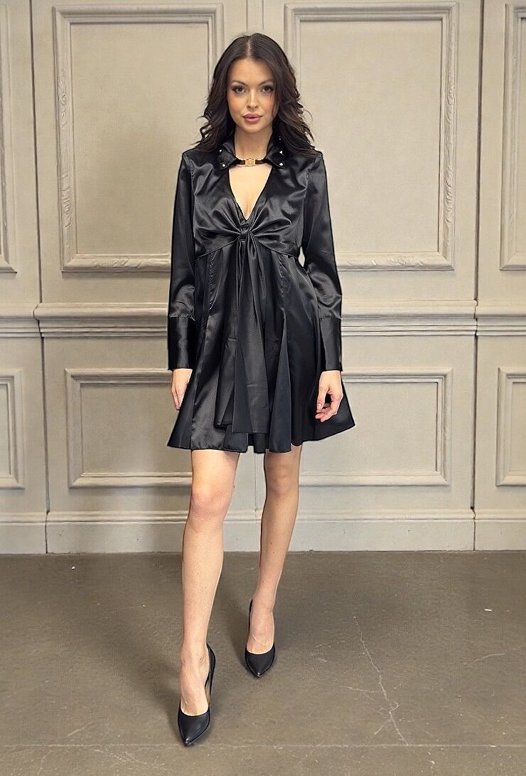 Czarna mini sukienka z połyskiem Gil Santucci 22XPT925AA