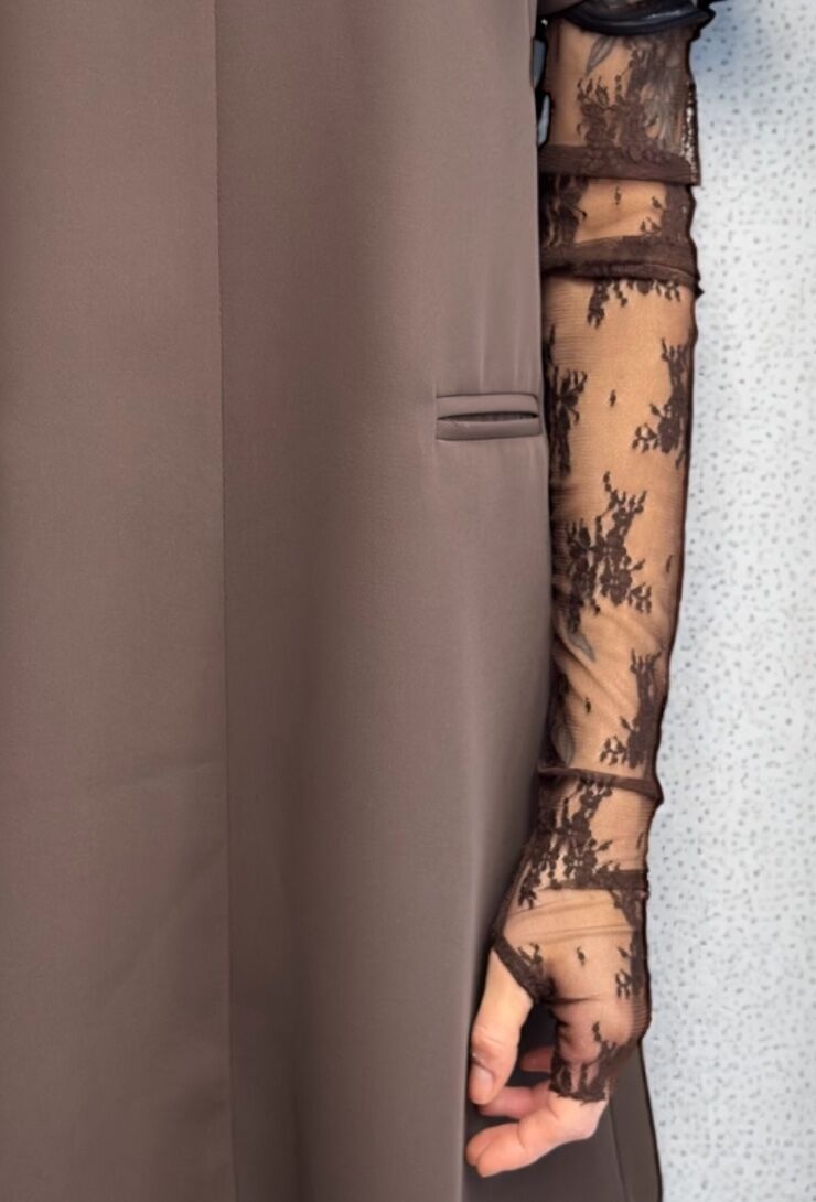 Czekoladowa sukienka z rękawem z koronki Imperial AFWLKSB - obrazek 3